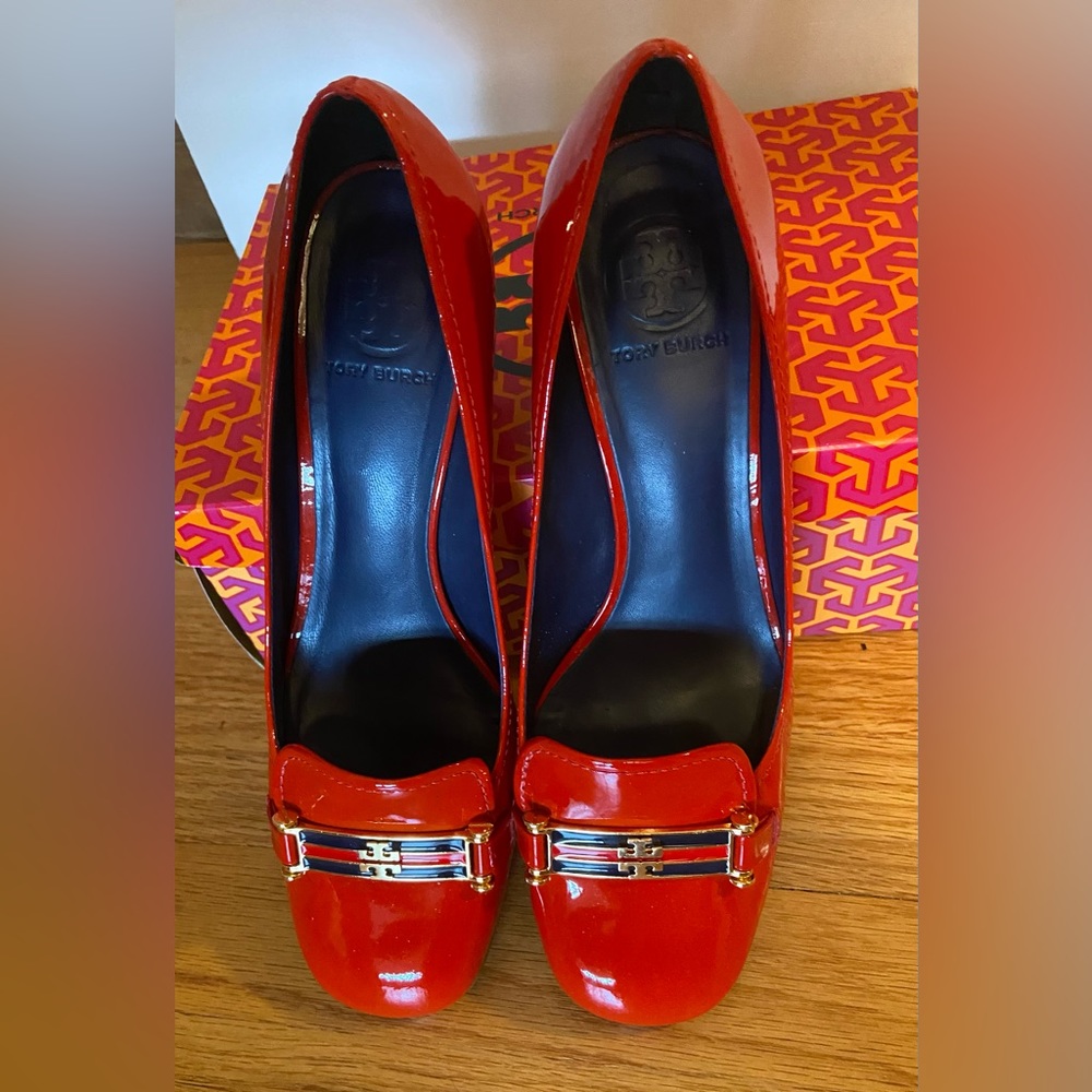 TORY BURCH Adelle Patent Calf Leather Loafer in Red SZ 9
